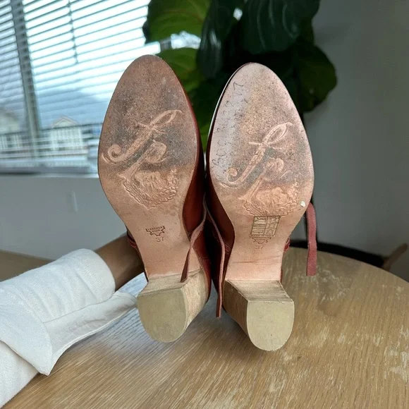 Free People Leather Booties with ties. Cognac Size 37. - Picture 4 of 10